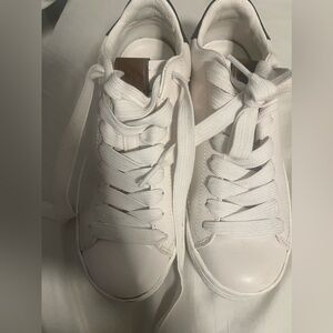 Like new coach shoes 👟